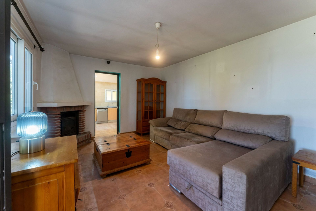 2 Bedroom Villa for Sale in Ojén — 3