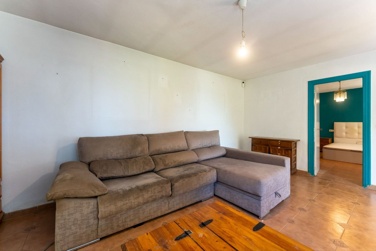 2 Bedroom Villa for Sale in Ojén — 4