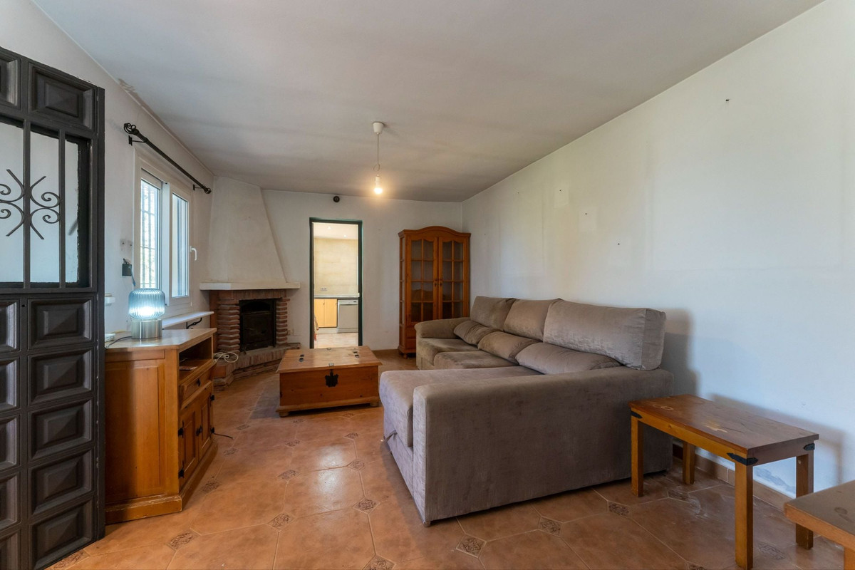 2 Bedroom Villa for Sale in Ojén — 5