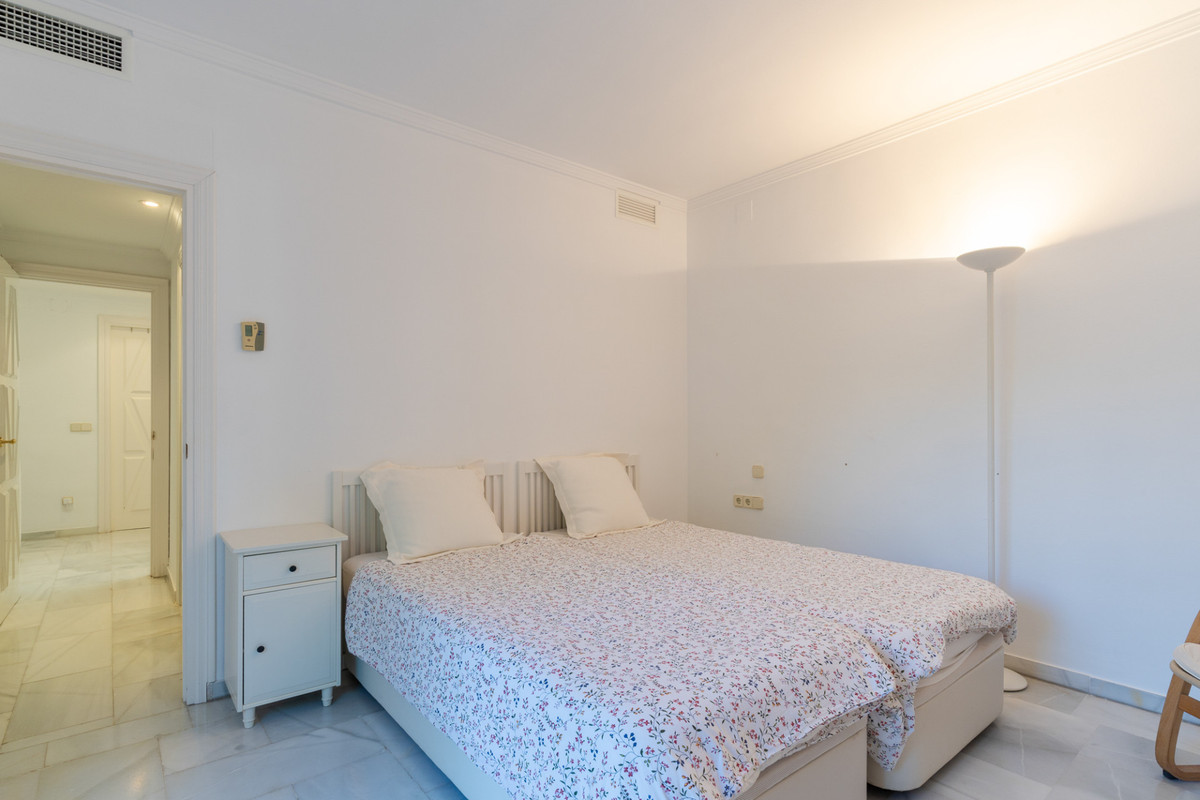 3 Bedroom Apartment for Sale in The Golden Mile — view 14