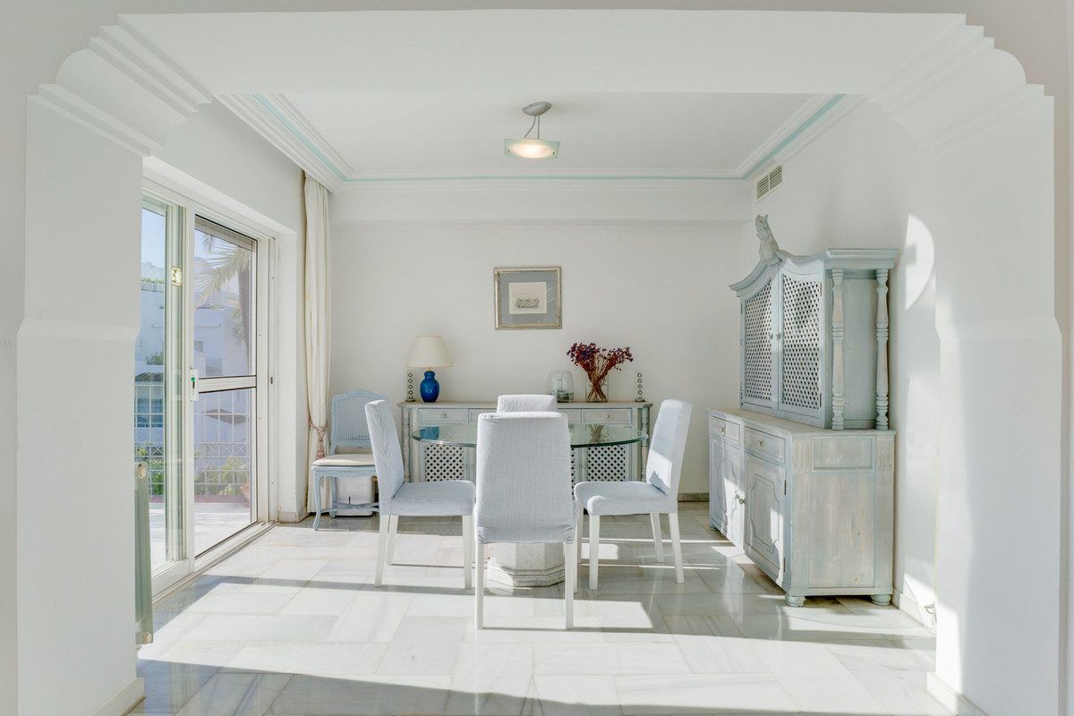 3 Bedroom Apartment for Sale in The Golden Mile — 4