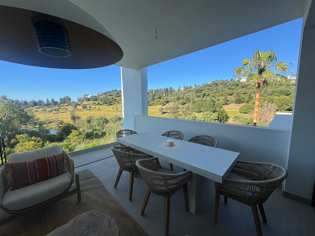 2 Bedroom Apartment for Sale in Benahavís — 2