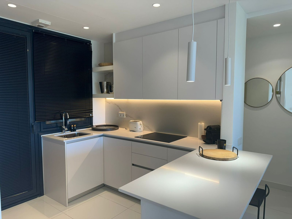 2 Bedroom Apartment for Sale in Benahavís — 4
