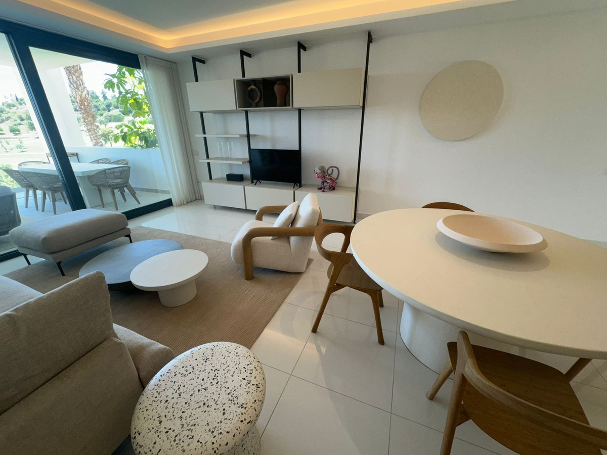 2 Bedroom Apartment for Sale in Benahavís — 5