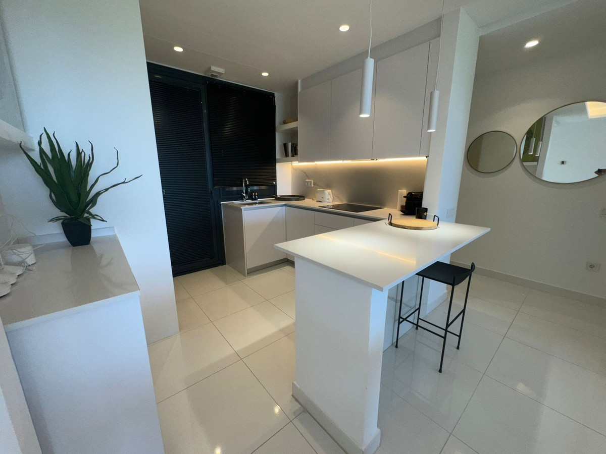 2 Bedroom Apartment for Sale in Benahavís — 6
