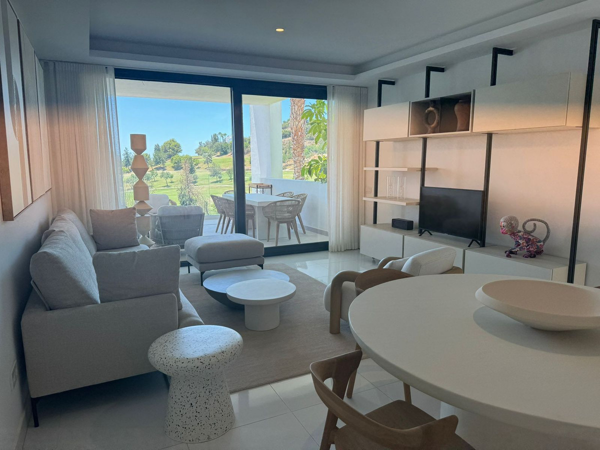 2 Bedroom Apartment for Sale in Benahavís — 7
