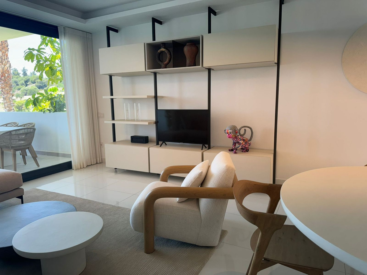 2 Bedroom Apartment for Sale in Benahavís — 9