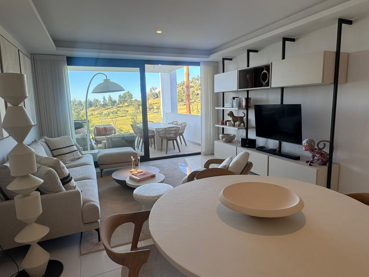 2 Bedroom Apartment for Sale in Benahavís — view 10
