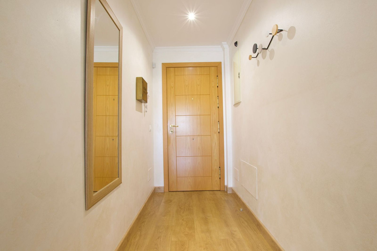 3 Bedroom Apartment for Sale in Nueva Andalucía — view 10