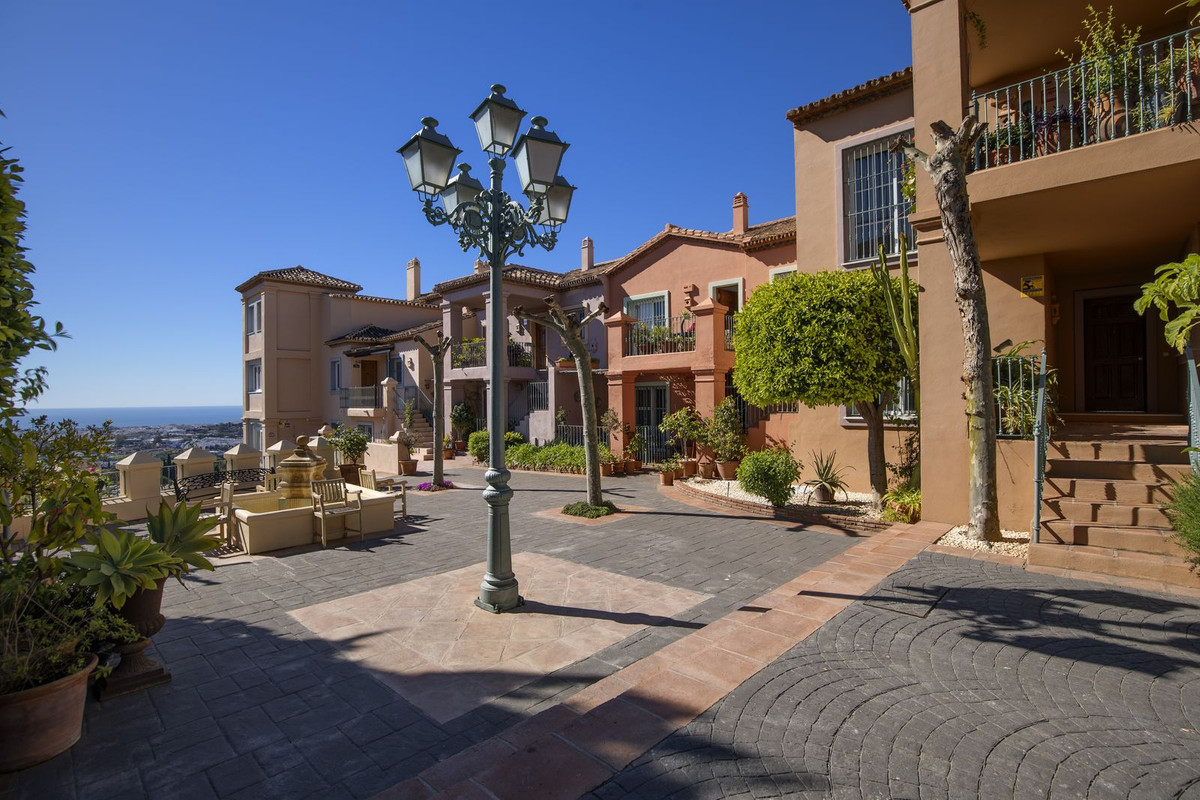 2 Bedroom Apartment for Sale in Monte Halcones — 2