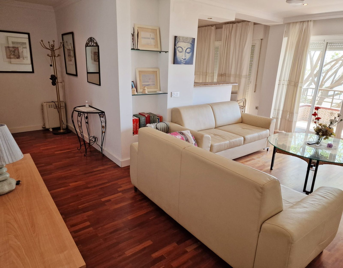 2 Bedroom Apartment for Sale in Estepona — view 10
