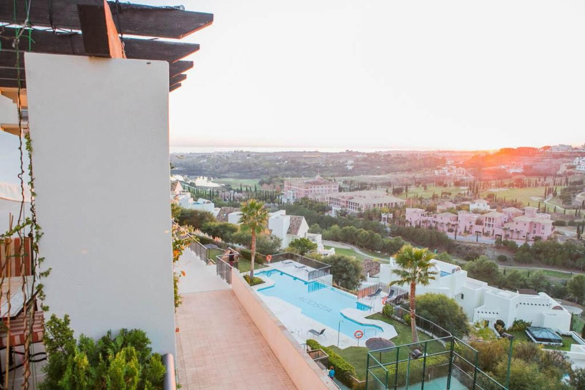 4 Bedroom Apartment for Sale in Benahavís