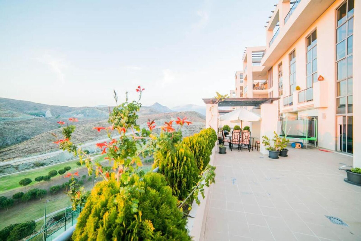 4 Bedroom Apartment for Sale in Benahavís — 3