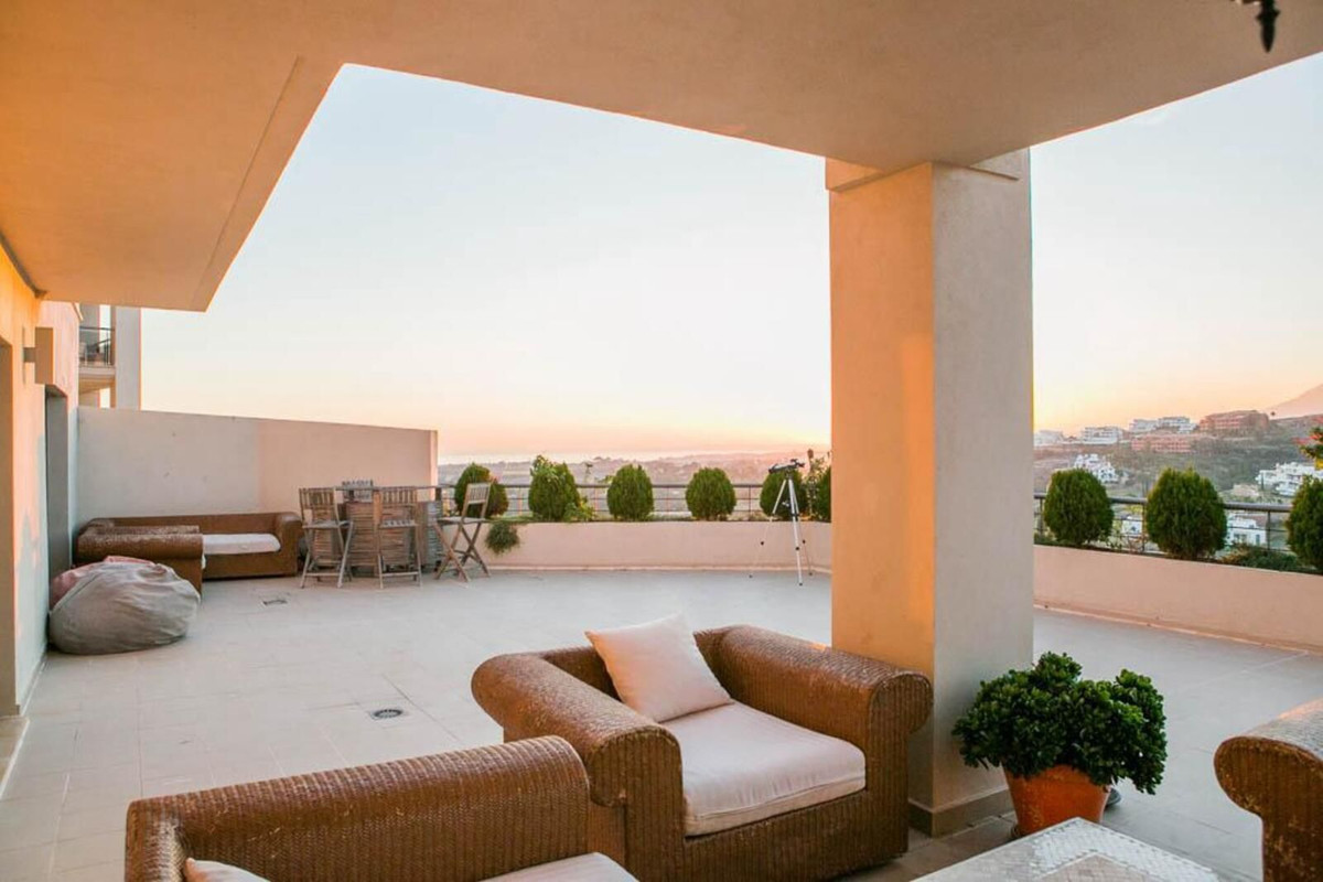 4 Bedroom Apartment for Sale in Benahavís — 7