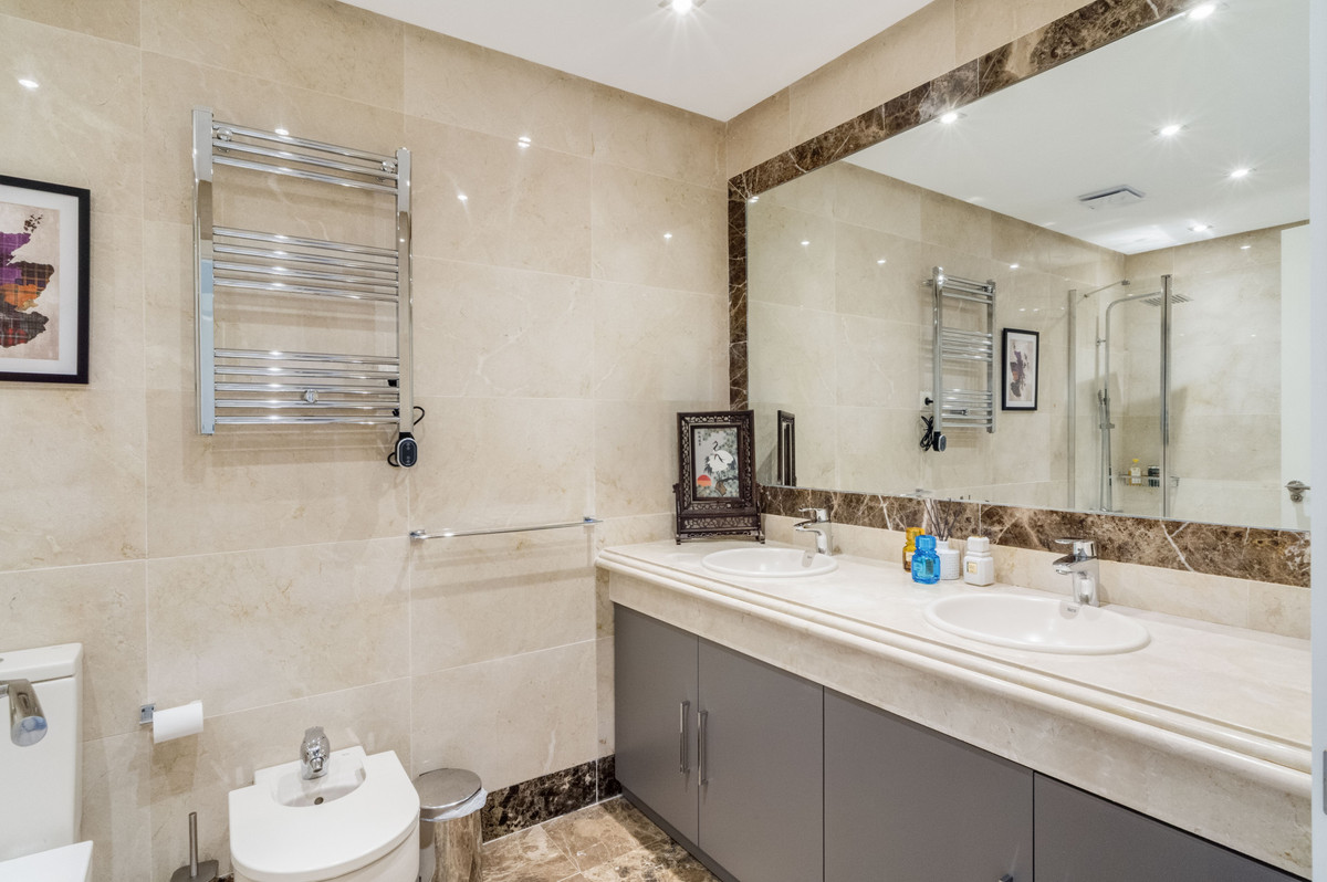 4 Bedroom Villa for Sale in Estepona — view 11