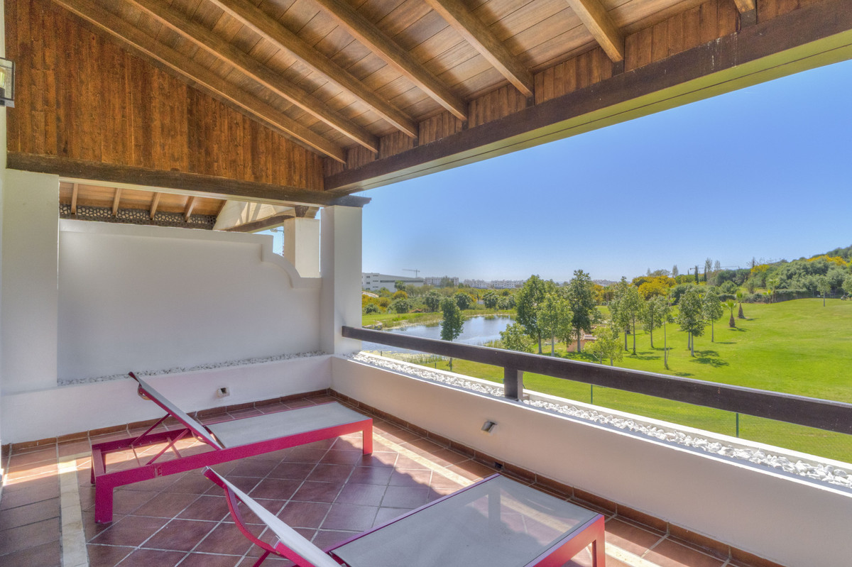 4 Bedroom Villa for Sale in Estepona — view 14