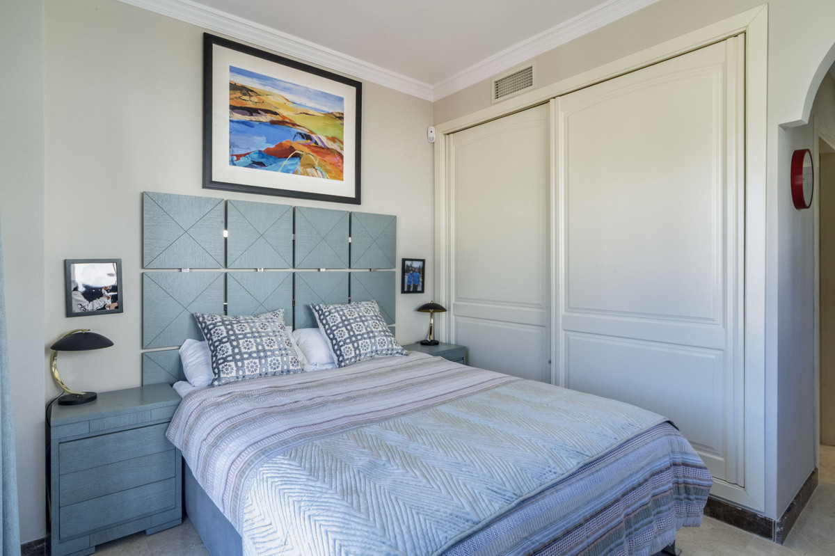 4 Bedroom Villa for Sale in Estepona — view 20