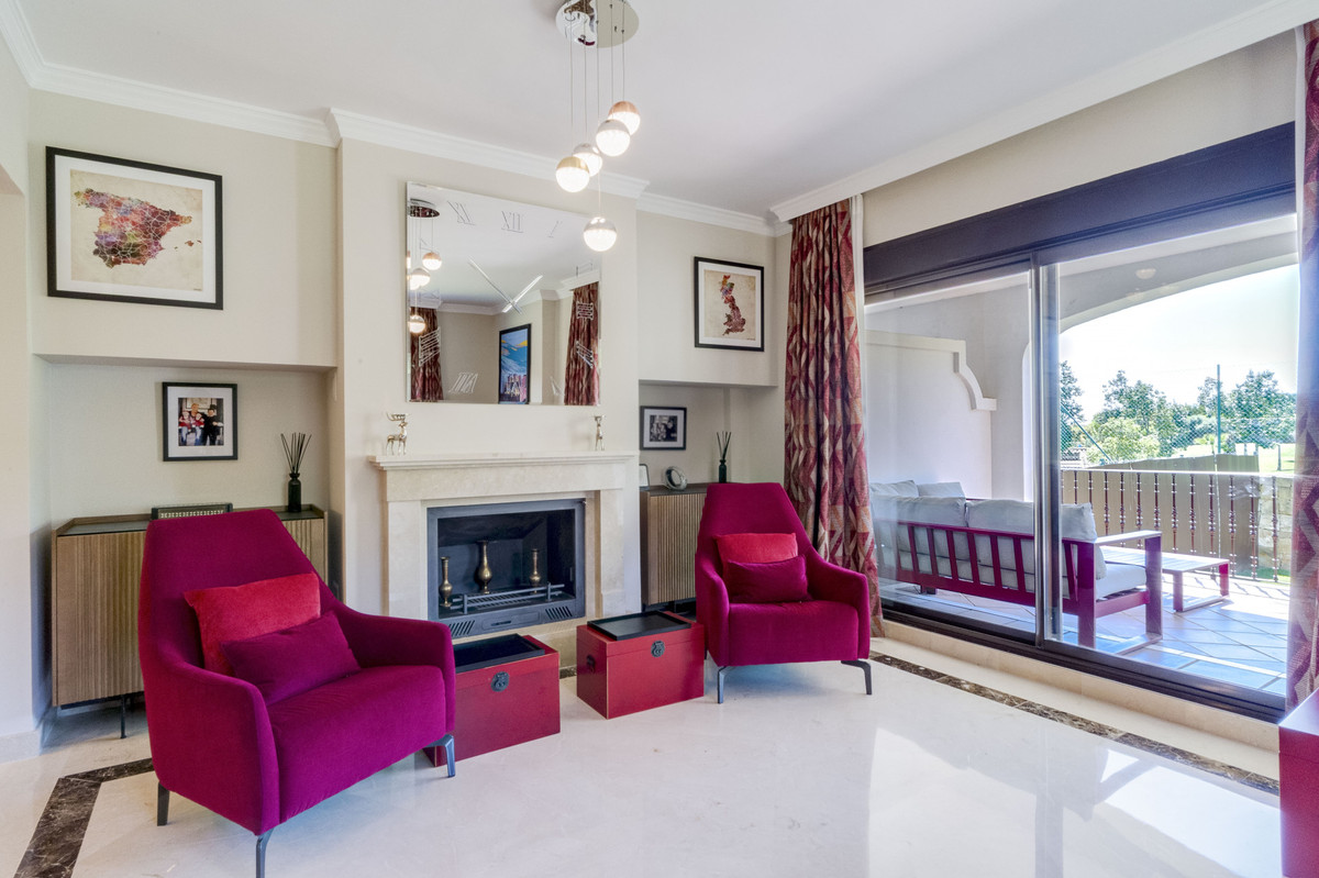 4 Bedroom Villa for Sale in Estepona — view 3
