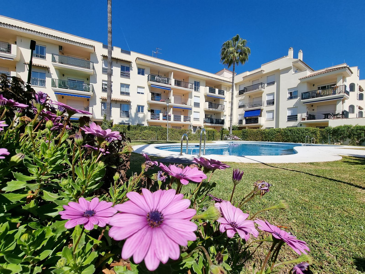 2 Bedroom Apartment for Sale in Nueva Andalucía — 2