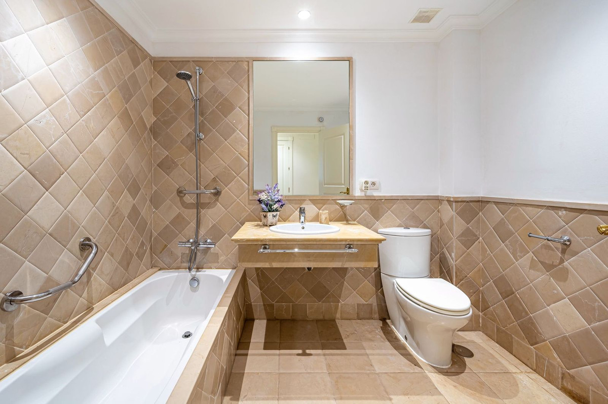 2 Bedroom Apartment for Sale in El Paraiso — view 14