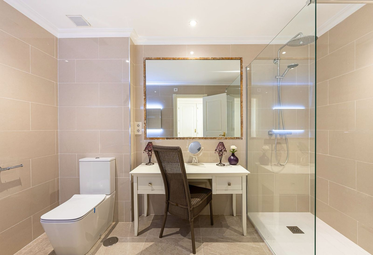2 Bedroom Apartment for Sale in El Paraiso — view 16