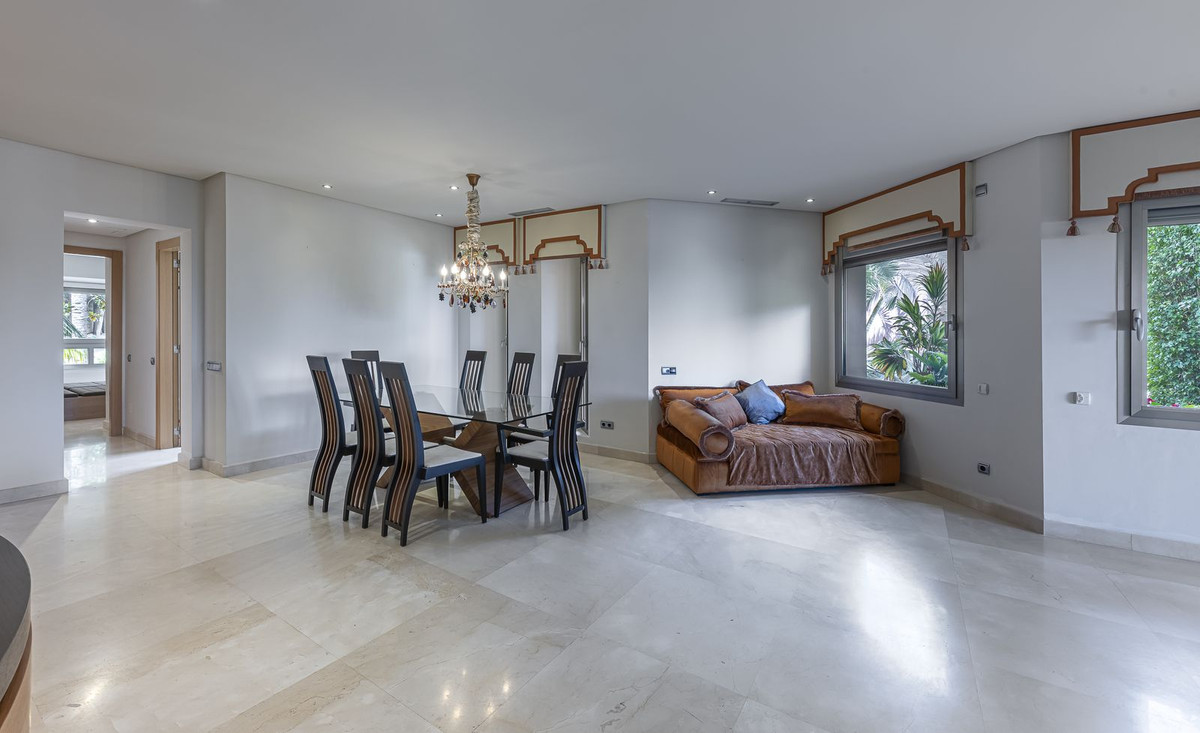 2 Bedroom Apartment for Sale in Sierra Blanca — view 12