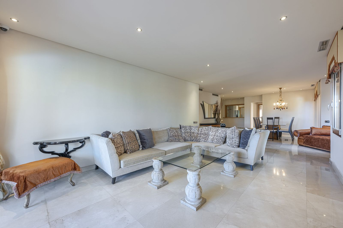 2 Bedroom Apartment for Sale in Sierra Blanca — view 14