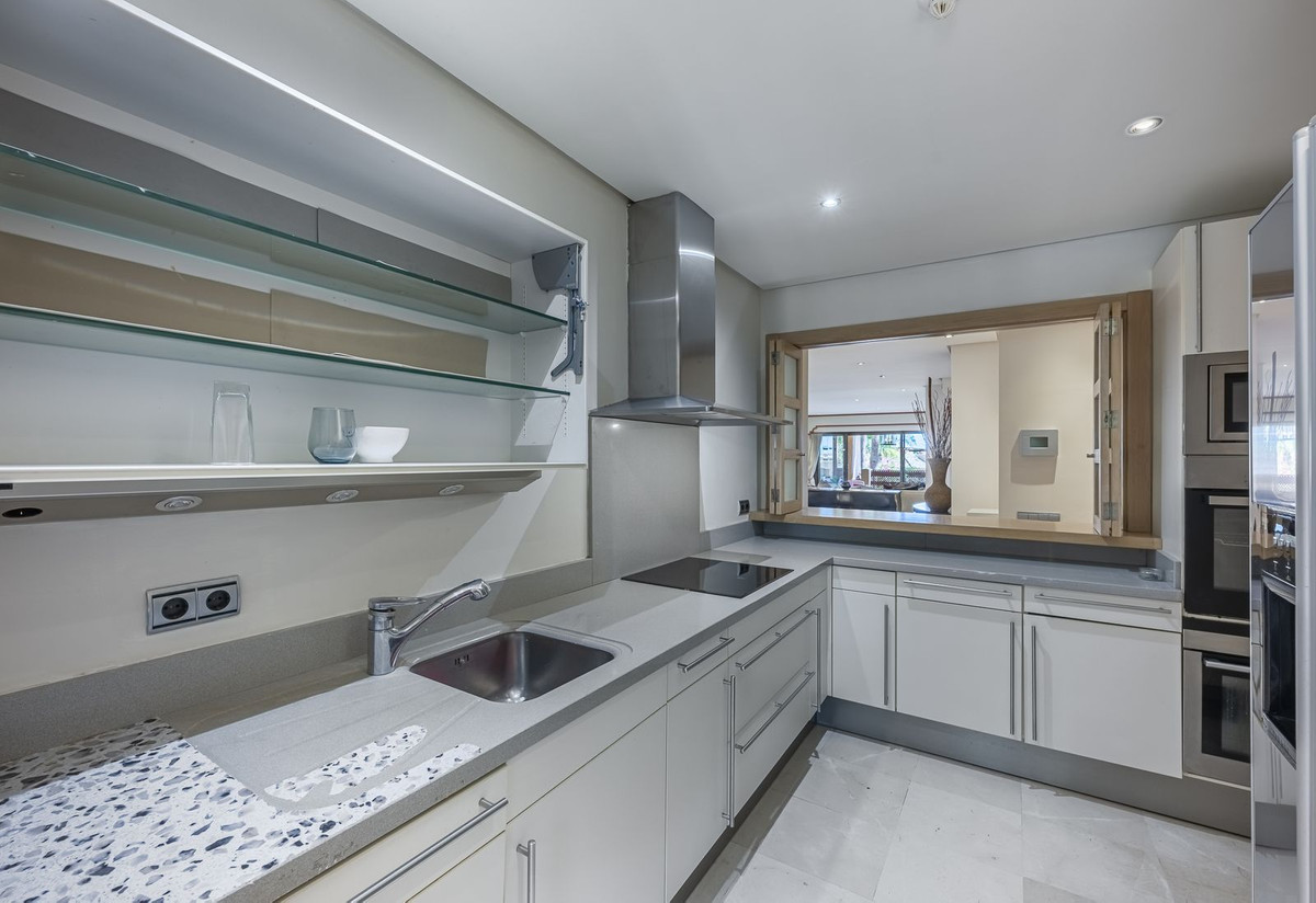 2 Bedroom Apartment for Sale in Sierra Blanca — view 15