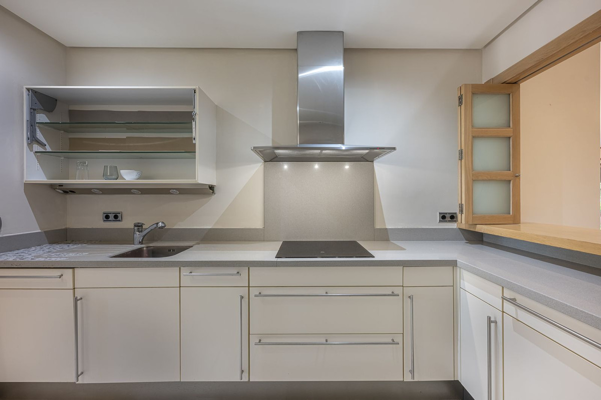 2 Bedroom Apartment for Sale in Sierra Blanca — view 18