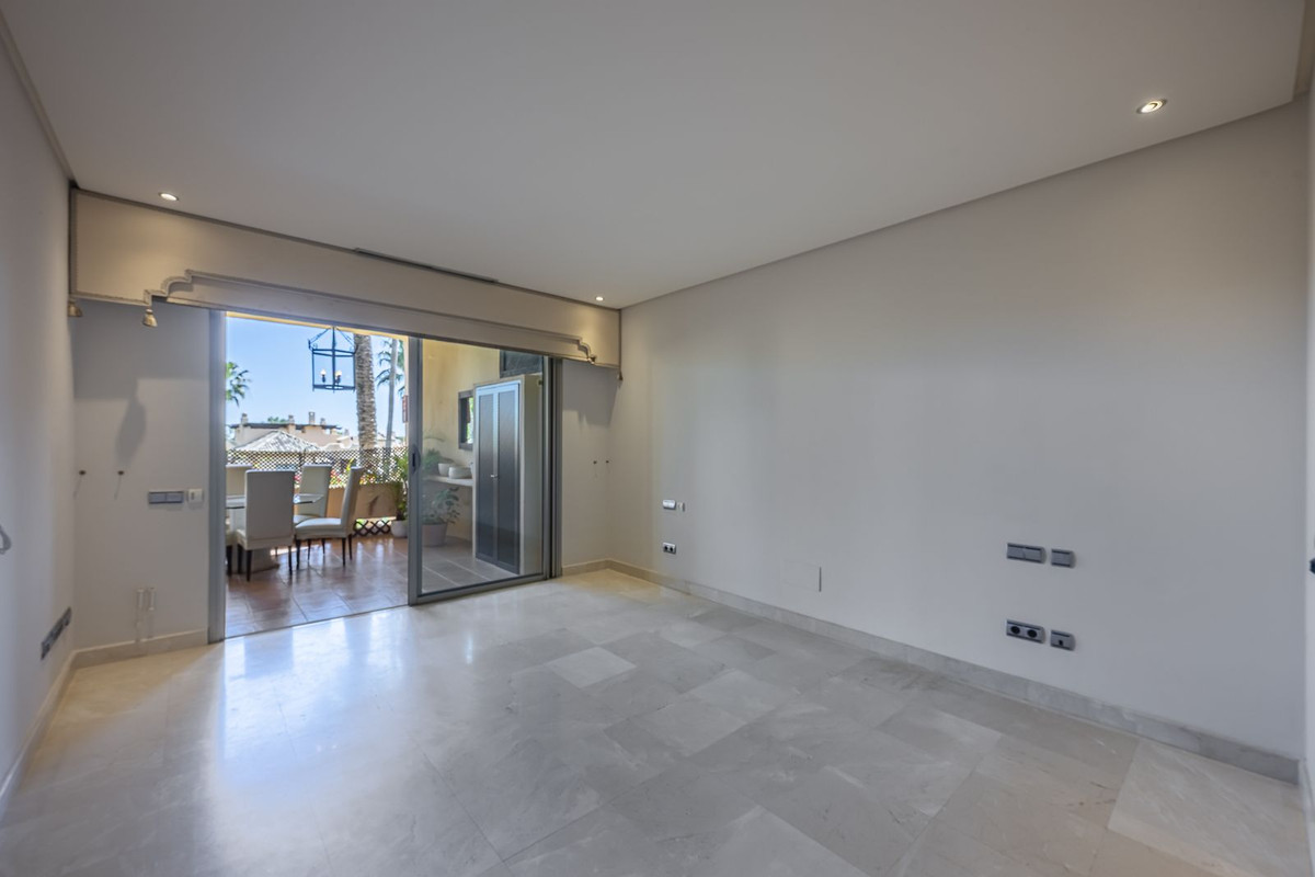 2 Bedroom Apartment for Sale in Sierra Blanca — view 19