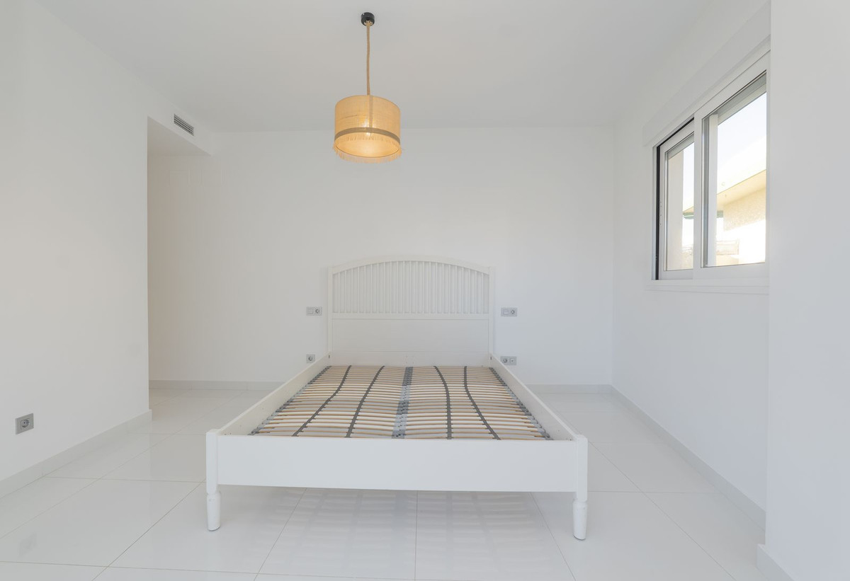 3 Bedroom Apartment for Sale in Marbella — 8