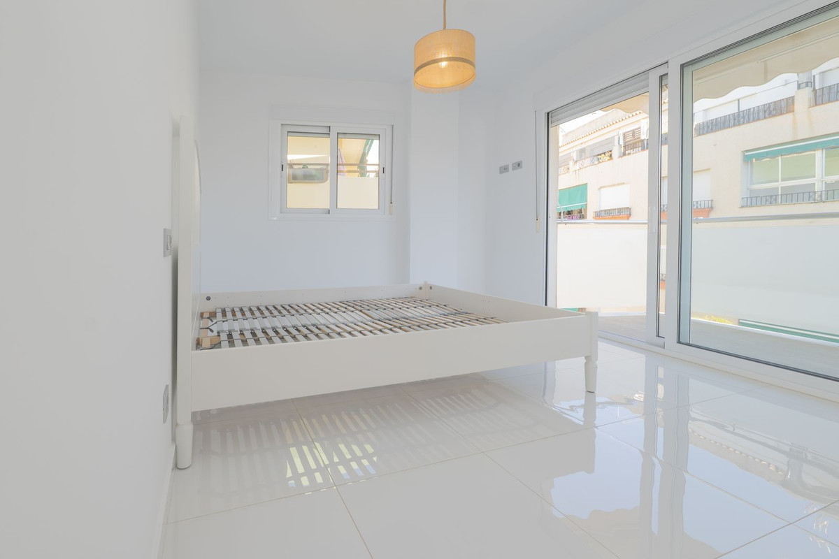 3 Bedroom Apartment for Sale in Marbella — view 10