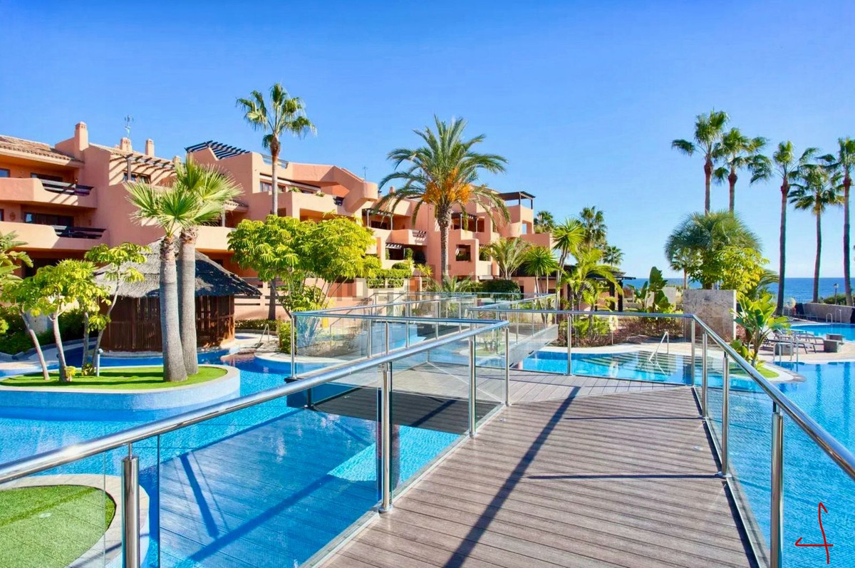 3 Bedroom Apartment for Sale in New Golden Mile