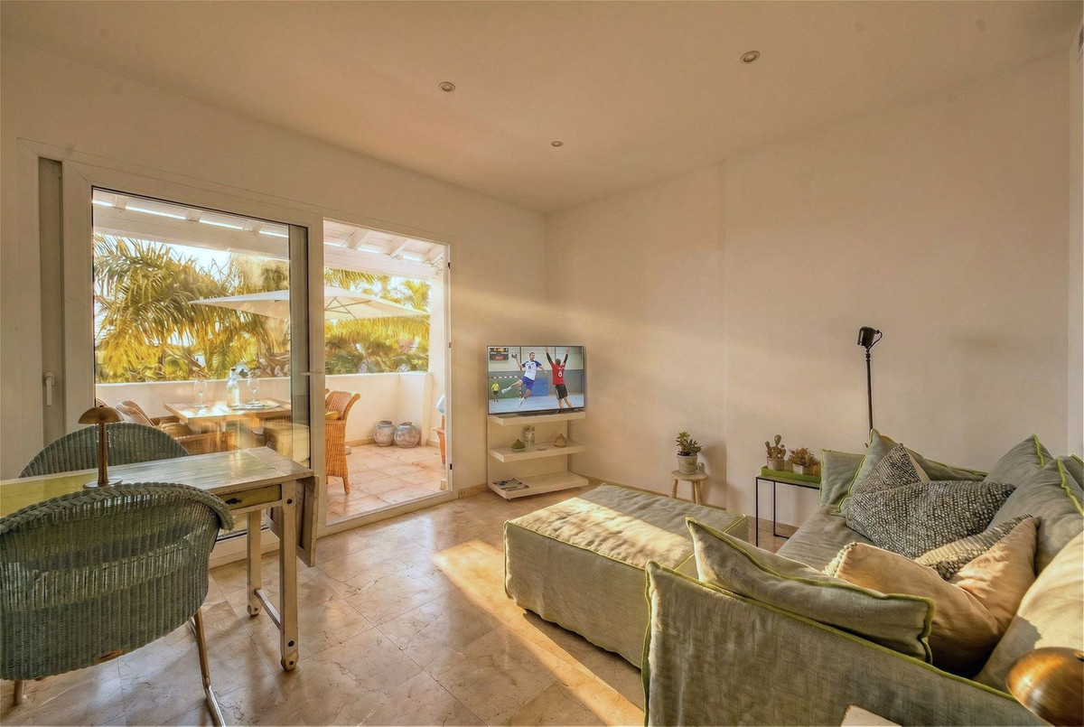 1 Bedroom Apartment for Sale in The Golden Mile — 3