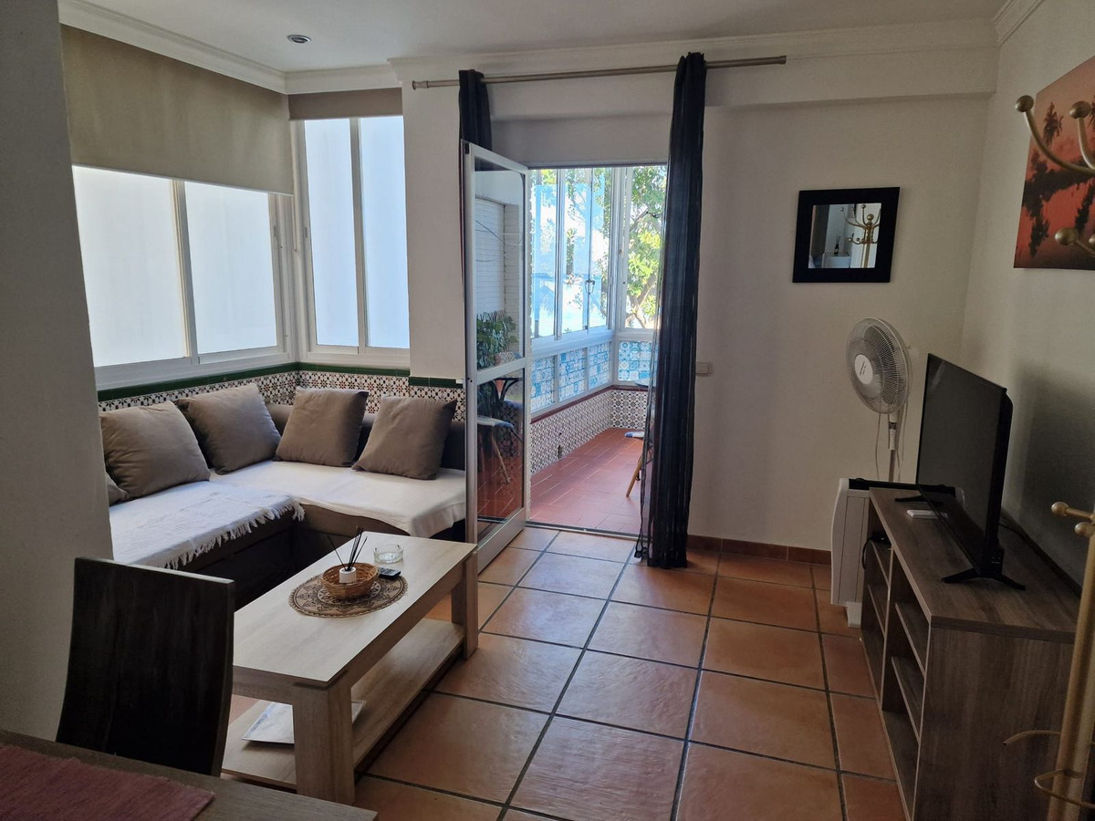 1 Bedroom Apartment for Sale in Estepona — 8