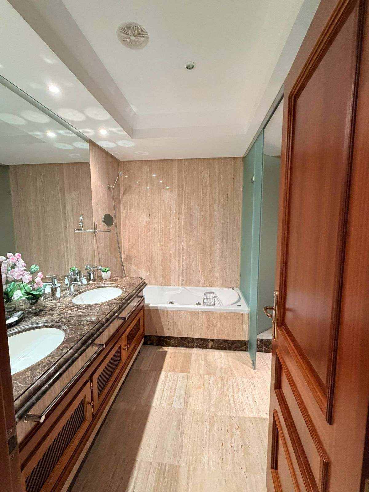 3 Bedroom Apartment for Sale in New Golden Mile — view 12