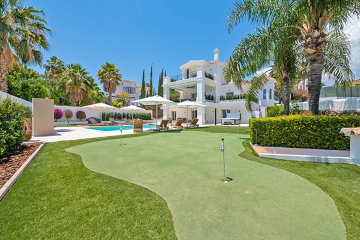 6 Bedroom Villa for Sale in Nueva Andalucía — 5