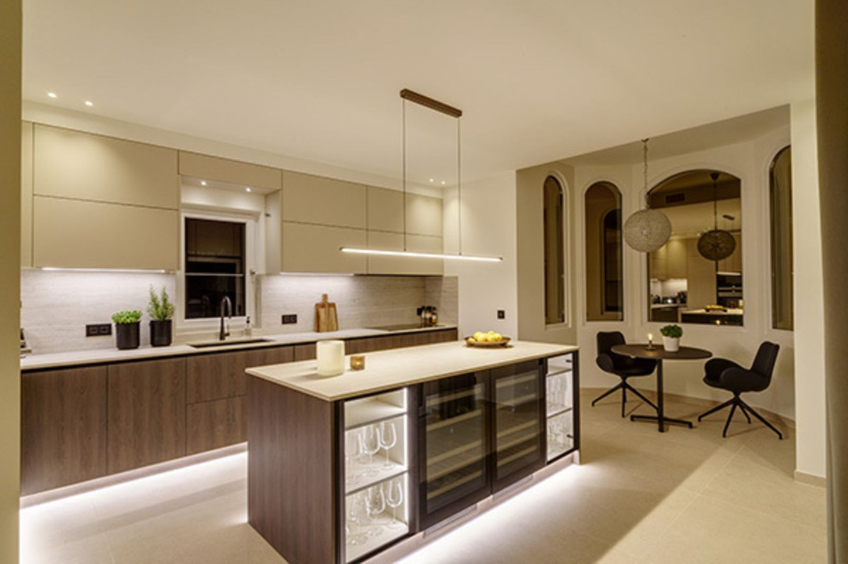 6 Bedroom Villa for Sale in Nueva Andalucía — 9