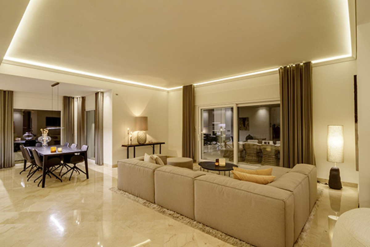 6 Bedroom Villa for Sale in Nueva Andalucía — view 10