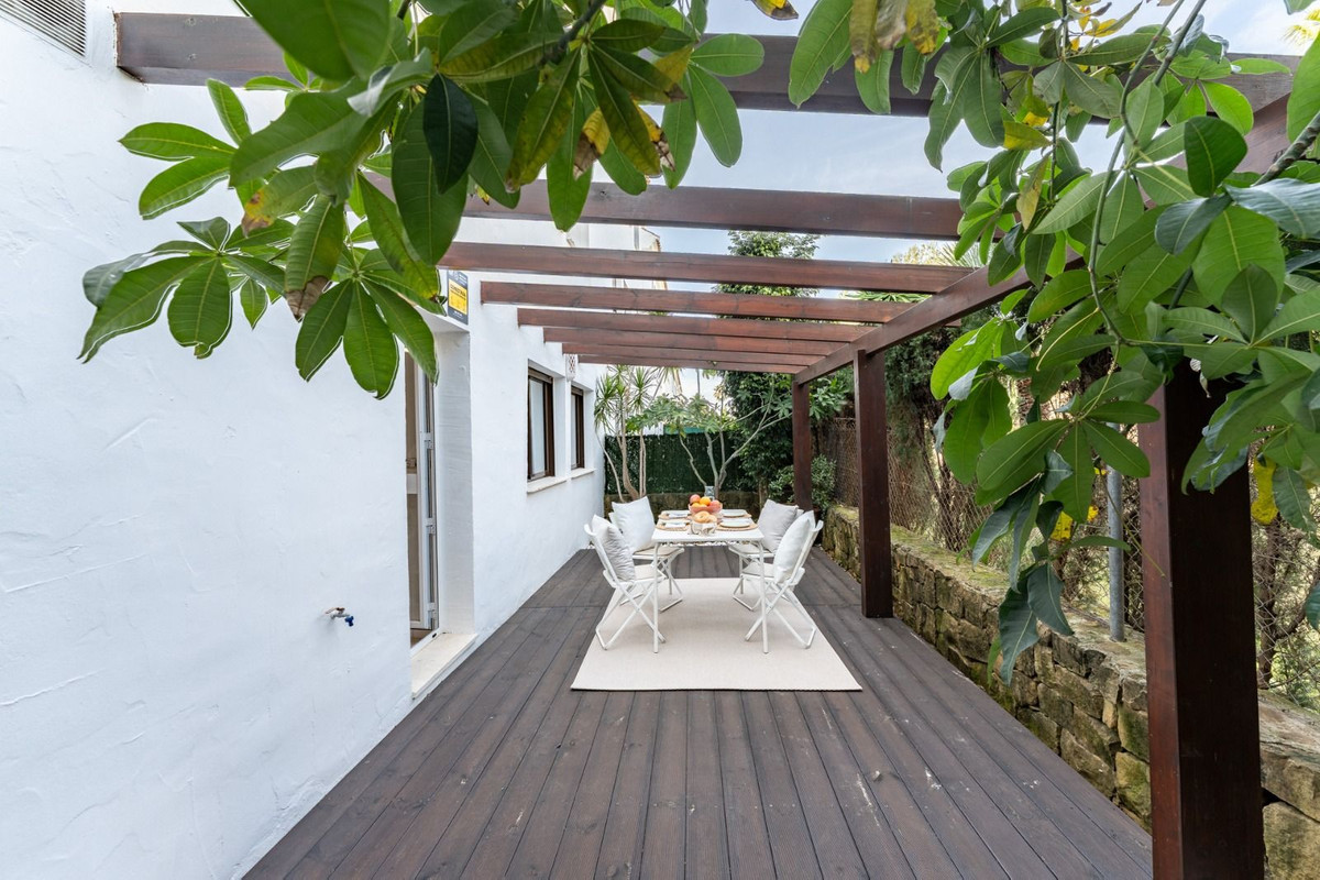 3 Bedroom Apartment for Sale in Estepona — 4