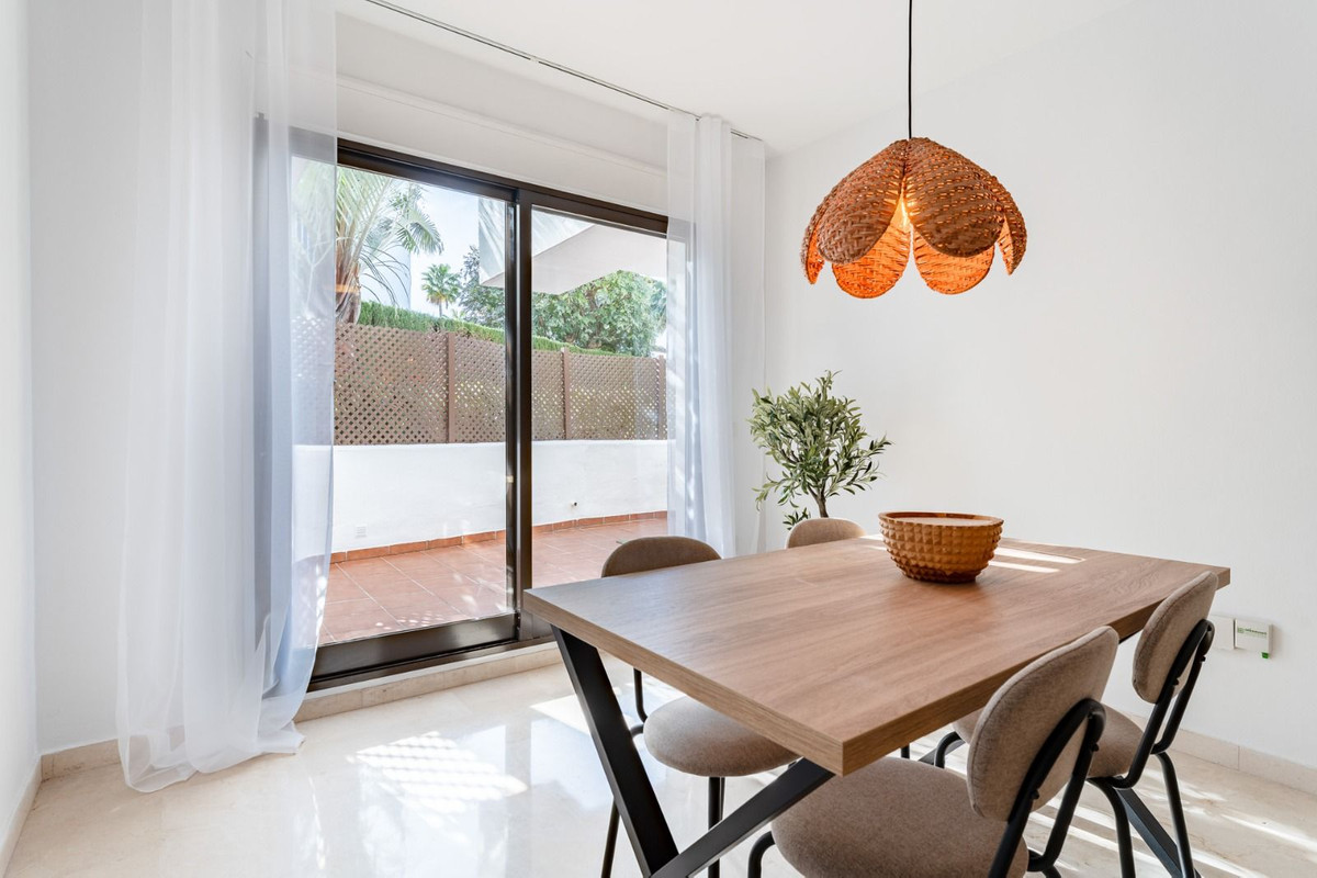 3 Bedroom Apartment for Sale in Estepona — view 10