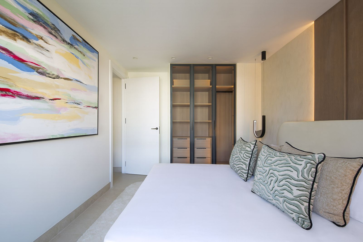 3 Bedroom Apartment for Sale in New Golden Mile — view 11