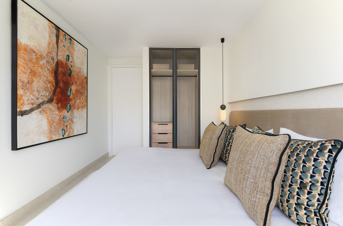 3 Bedroom Apartment for Sale in New Golden Mile — view 13