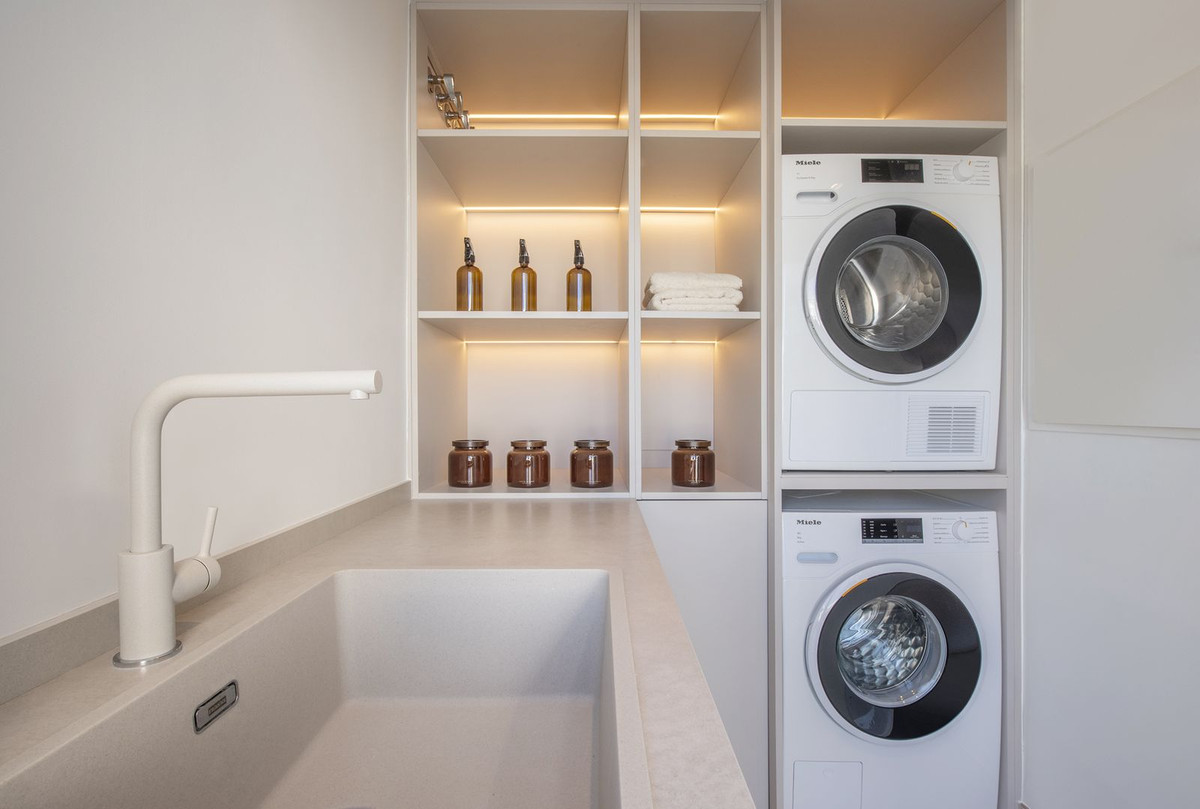 3 Bedroom Apartment for Sale in New Golden Mile — view 15