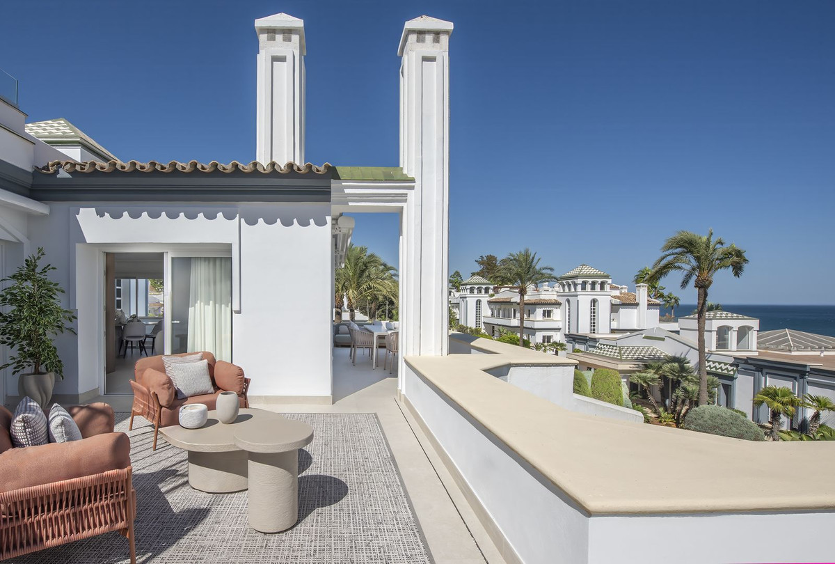 3 Bedroom Apartment for Sale in New Golden Mile — view 18