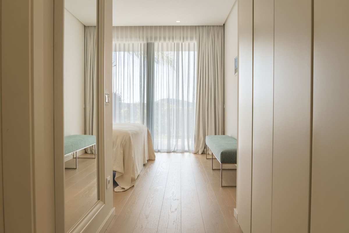 3 Bedroom Apartment for Sale in Benahavís — 4
