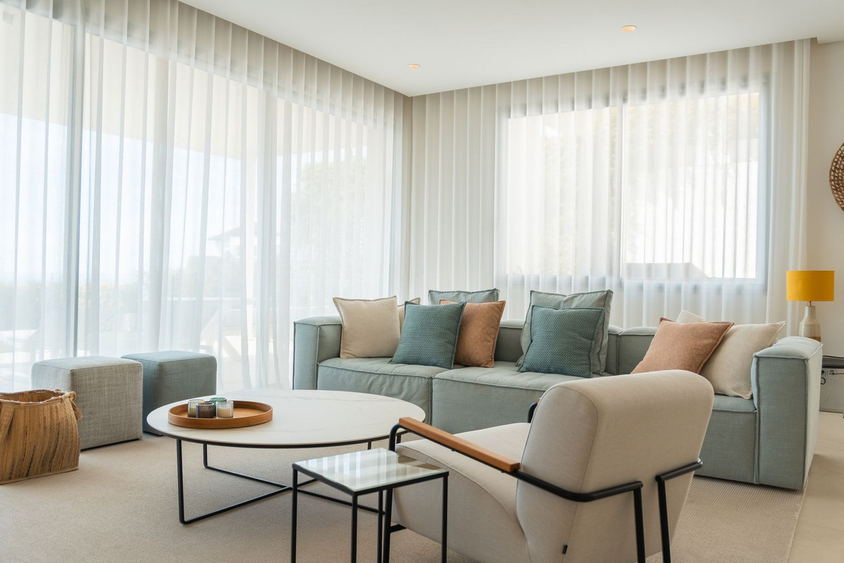 3 Bedroom Apartment for Sale in Benahavís — 9