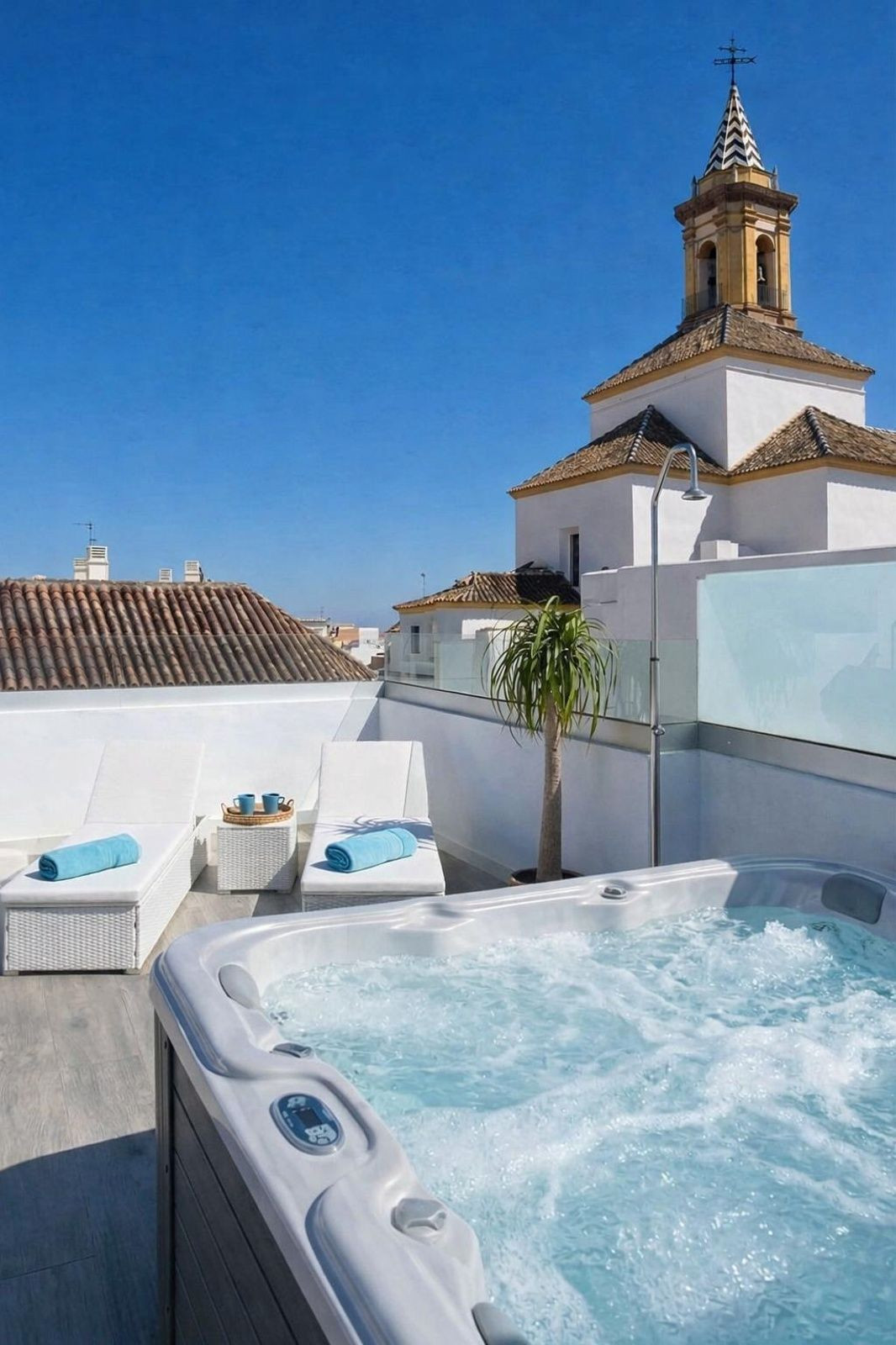 4 Bedroom Villa for Sale in Estepona — 2