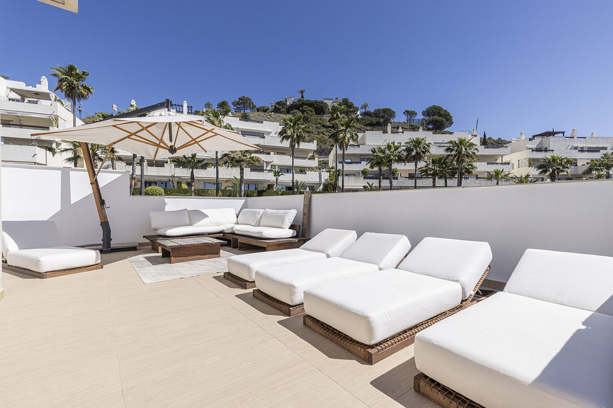 3 Bedroom Apartment for Sale in Benahavís