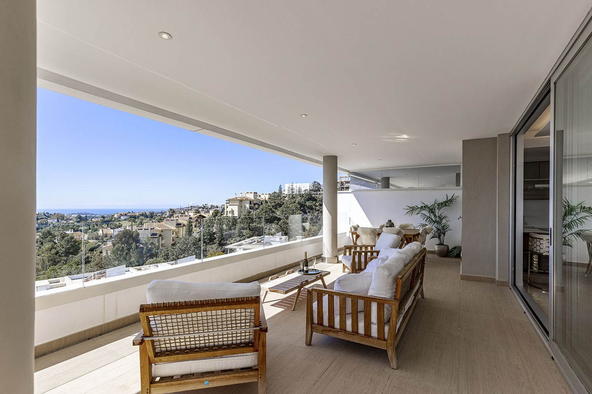 3 Bedroom Apartment for Sale in Benahavís — 3